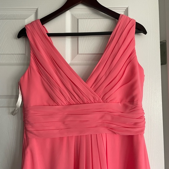 Beautiful Coral Bill Levkoff Bridesmaid/Prom Dress - Picture 5 of 6